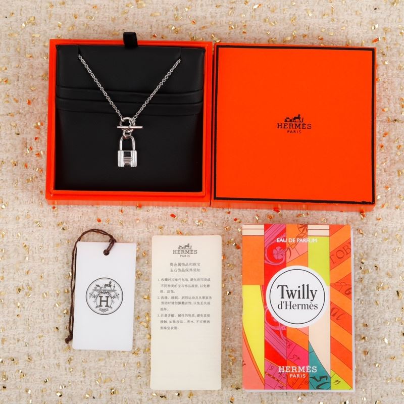H**mes necklaces